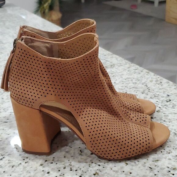 Gianni Bini Beige Peep Toe Block High Heel Zip Up Shoes Size 6 Women’s - Picture 5 of 6